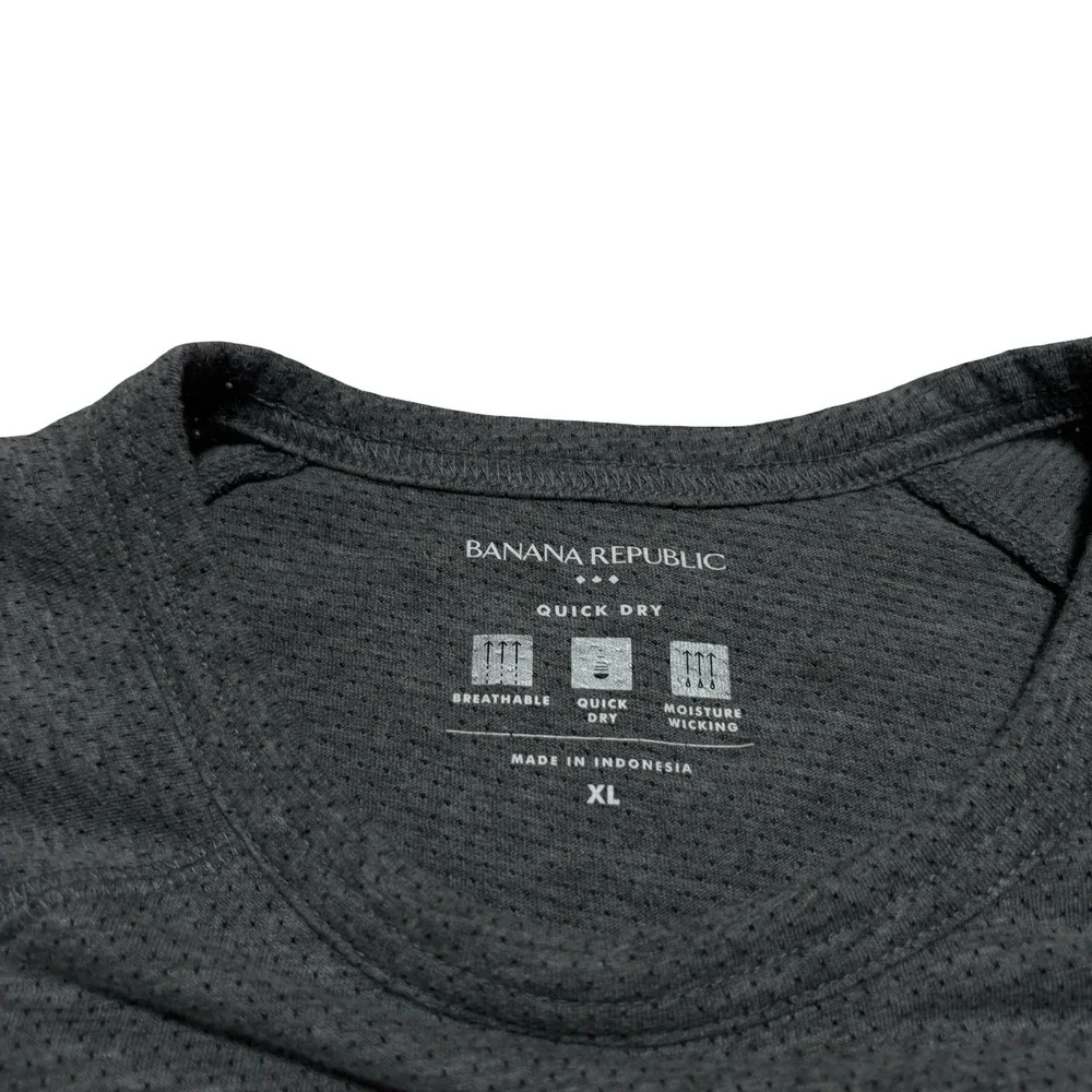Banana Republic Men's Quick Dry Moisture Wick T Shirt Size XL 22 x‎ 28